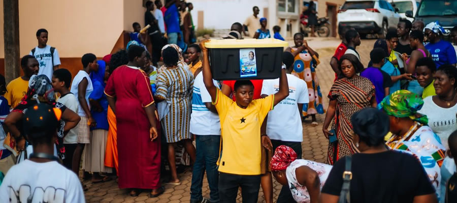 Oda MP Supports Over 1,000 SHS Freshers with Educational Materials and Cash